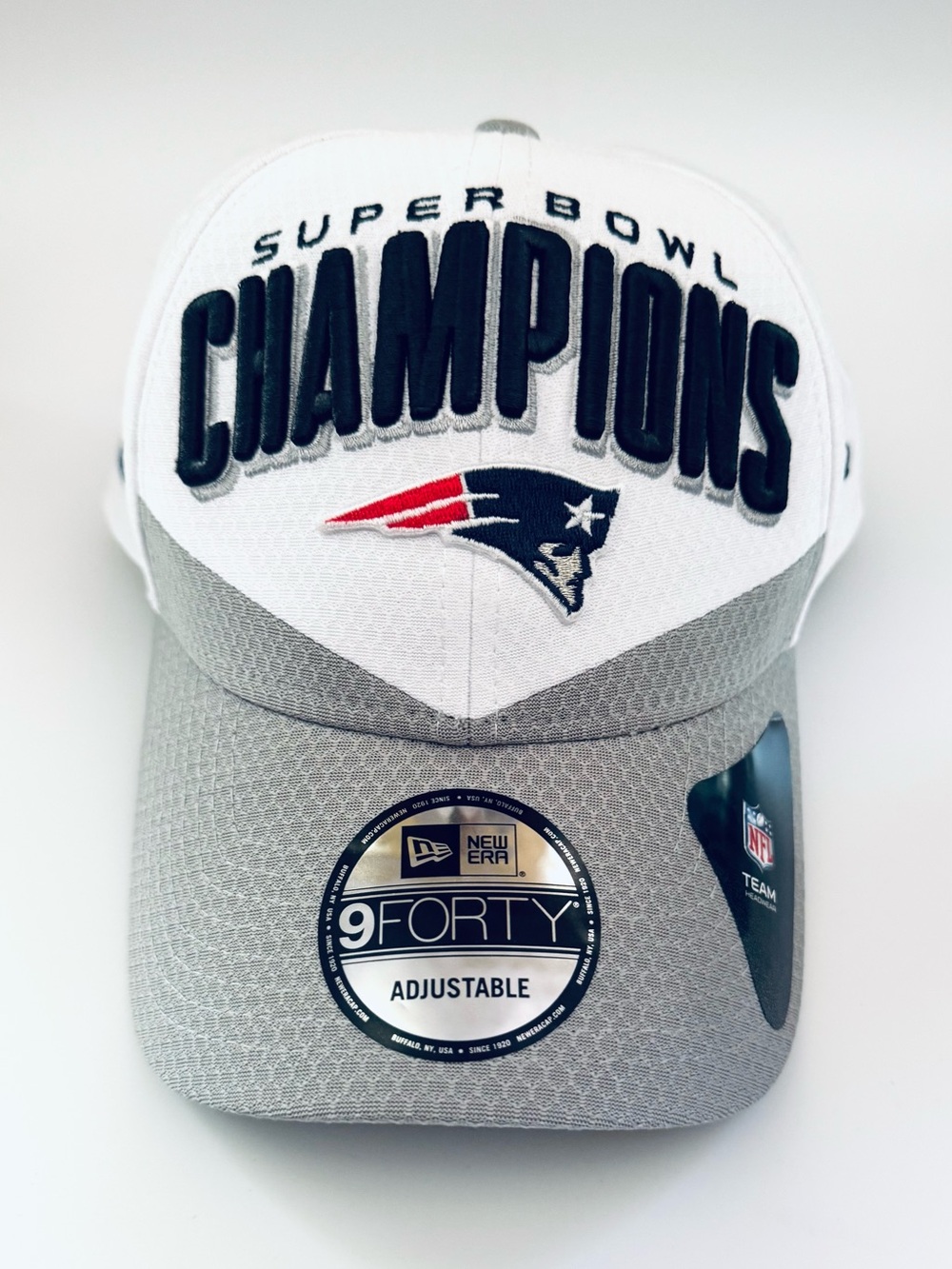 New Era White & Gray New England Patriots Super Bowl Champions 9FORTY Cap